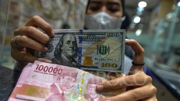 Rupiah Nyaris Tembus Rp17 Ribu per Dolar AS, Apa Biang Keroknya?