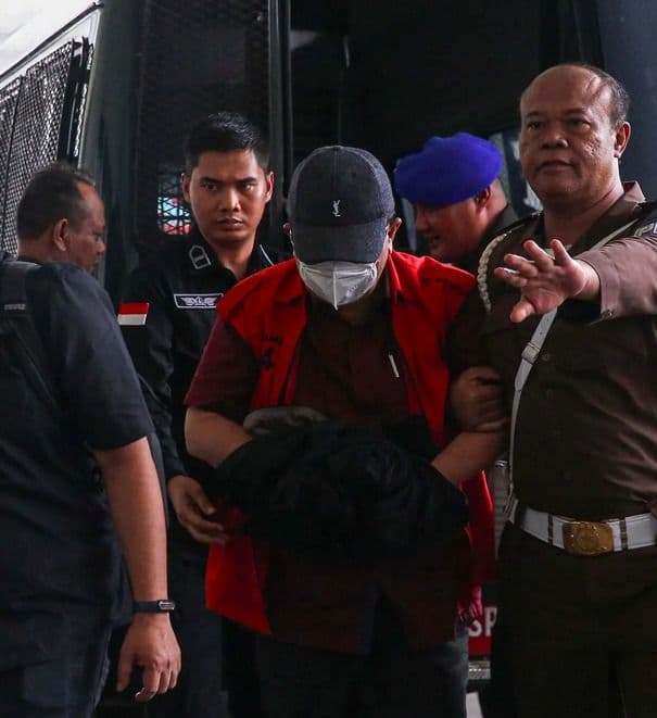 Kasus Ronald Tannur: Tiga Hakim Tersangka Kini di Tangan JPU