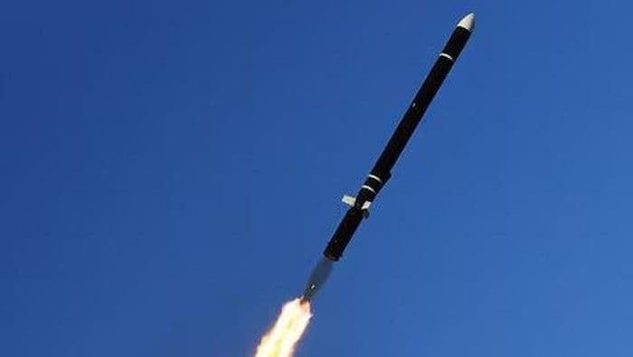 Korea Utara Luncurkan Rudal Balistik Pertama, Meningkatkan Ketegangan di Semenanjung Korea