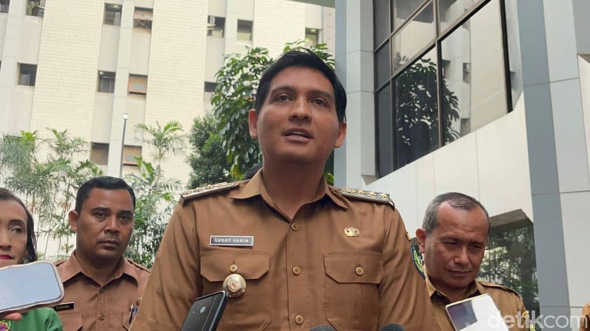 Lucky Hakim Liburan ke Jepang, Eh, Mendagri yang Dapat Tiket Sanksi!