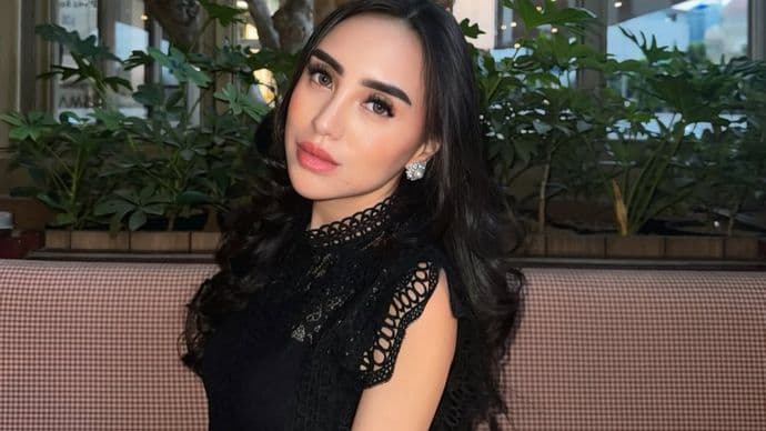 Rayakan Natal, Salmafina Sunan Blak-Blakan Soal 5 Tahun Bersama Kristus