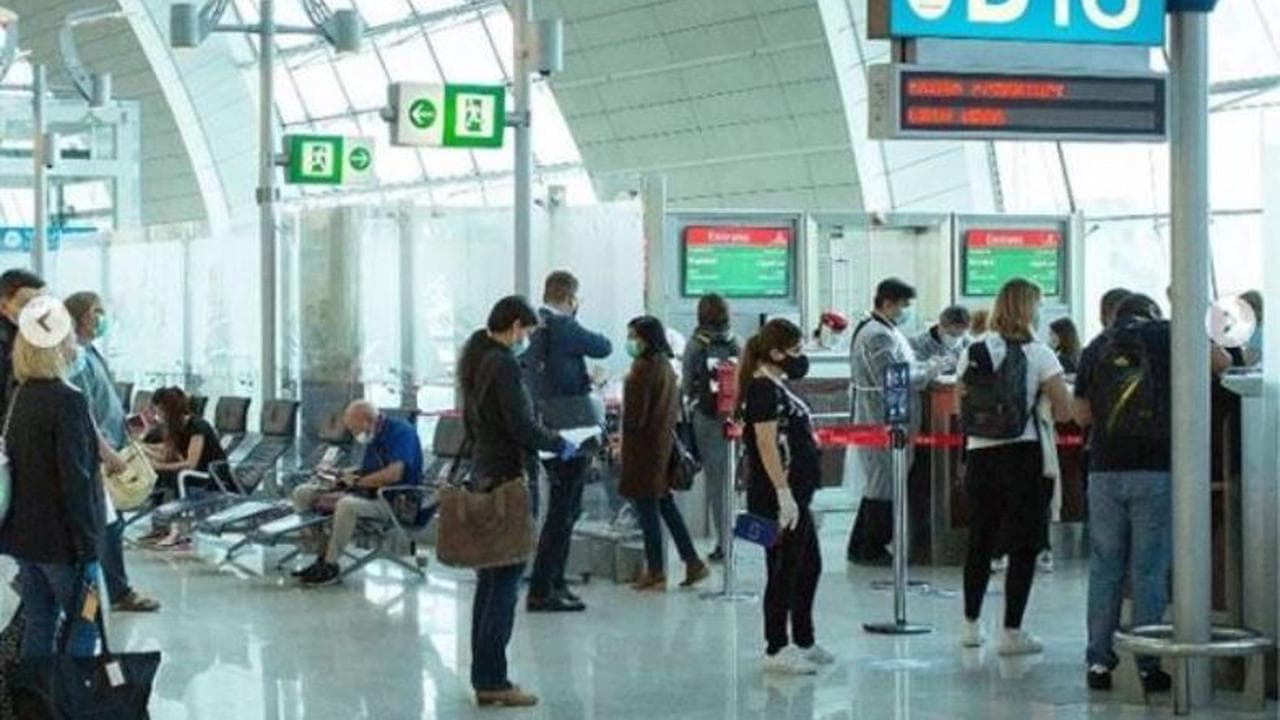 Terlanjur Tiba di Bandara, Penumpang ke Timur Tengah Hanya Bisa Pasrah