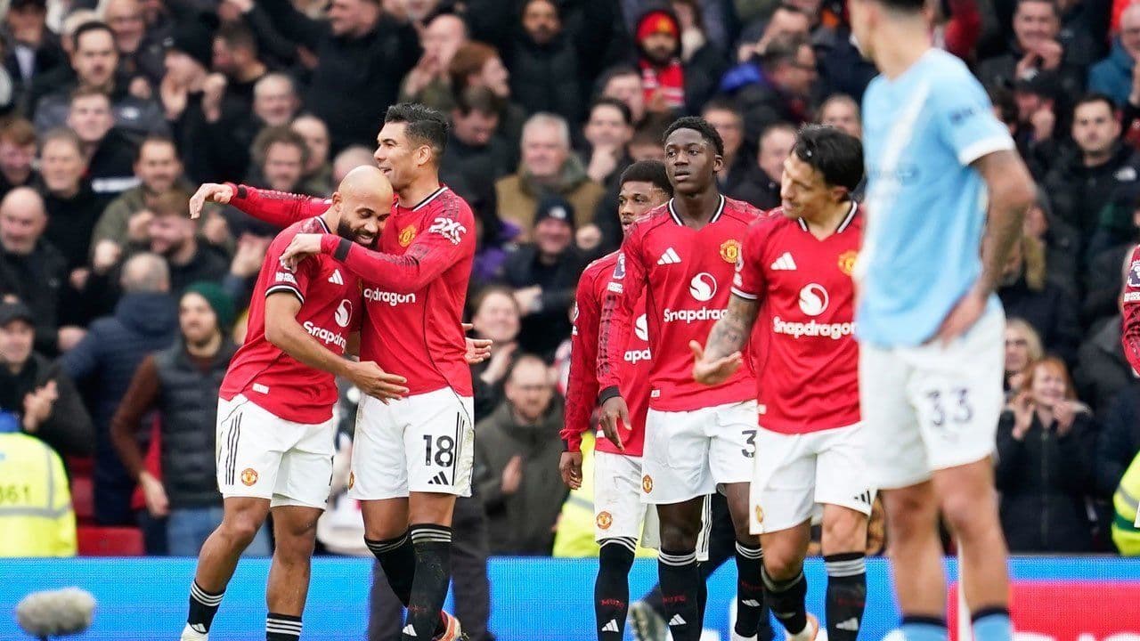 Balasan Elegan Lisandro Martinez usai Diejek Duo Legenda MU